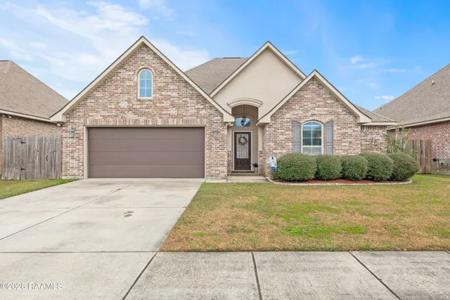 $245,000 | 207 Mintmere Lane, Youngsville, LA 70592