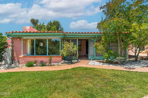 $1,589,000 | 2300 El Moreno Street, La Crescenta, CA 91214