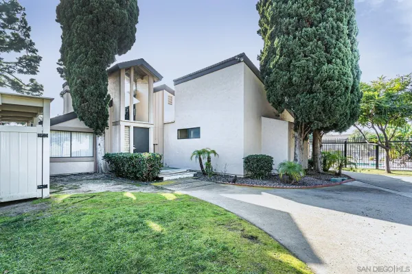 a house view with a outdoor space