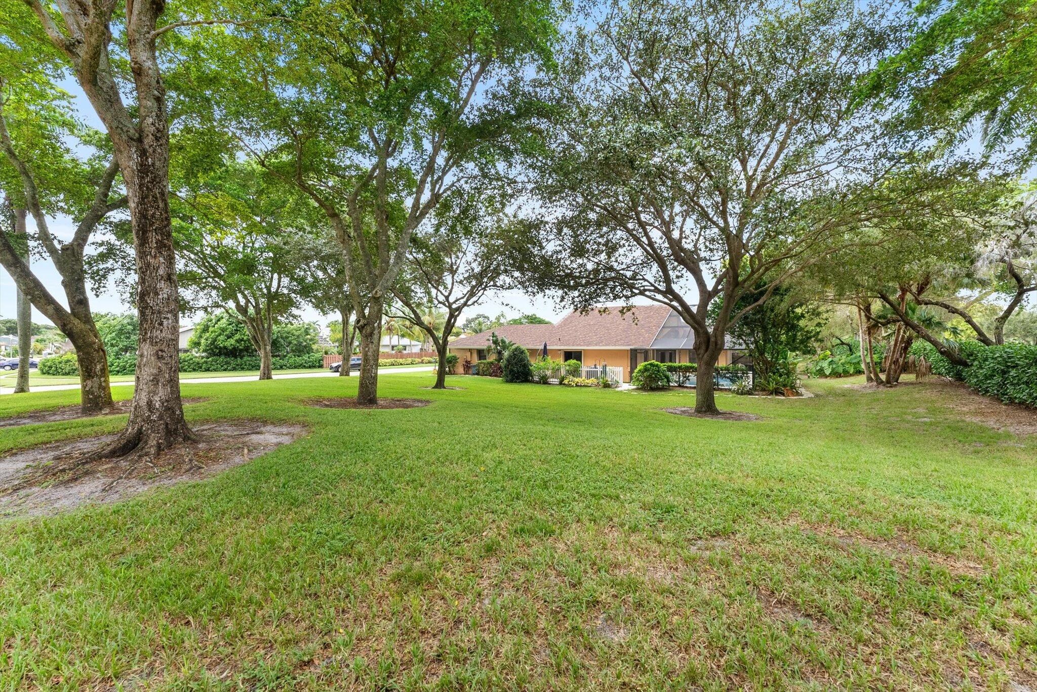 21224 Summertrace Circle Boca Raton, FL 33428 - Photo 28 of 34 No side neighbors