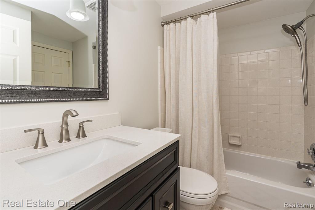 1846 Streamedge Court Rochester Hills, MI 48309 - Photo 12 of 25