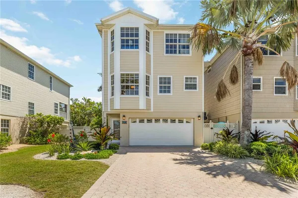 $1,500,000 | 215 81st Street, Holmes Beach, FL 34217
