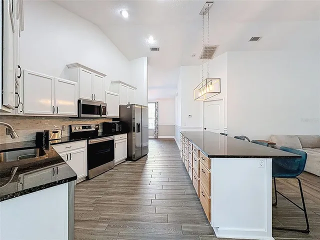 a close up view of a washer and dryer