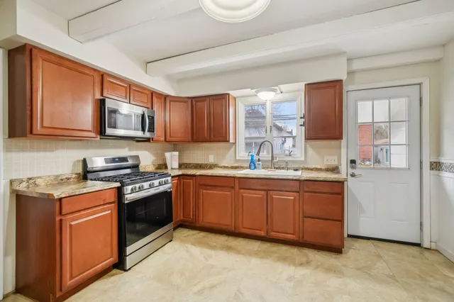 $199,000 | 424 West 4th Street, Monroe, MI 48161