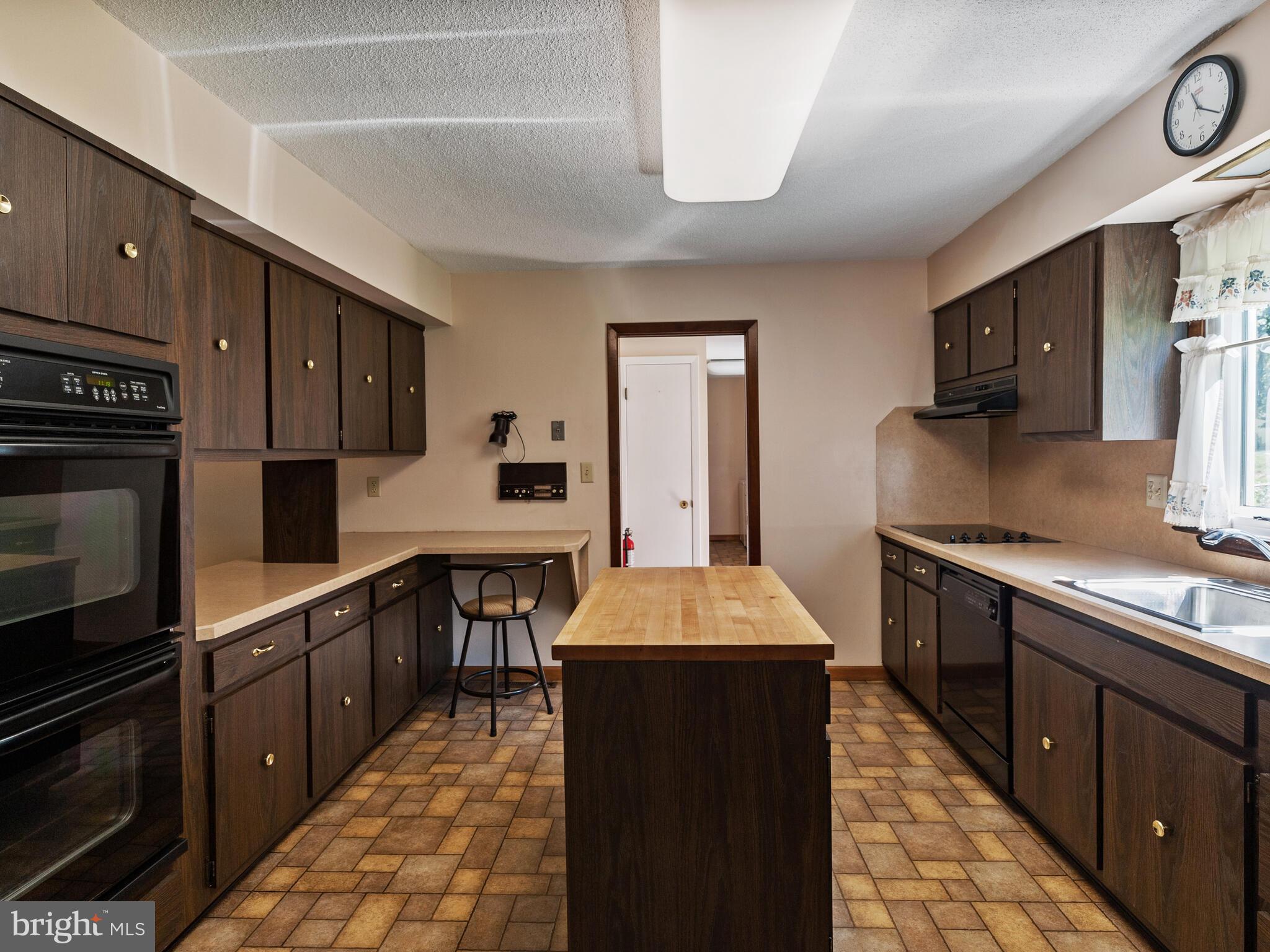 21 Forest Lane Ewing, NJ 08628 - Photo 8 of 23 Center Island