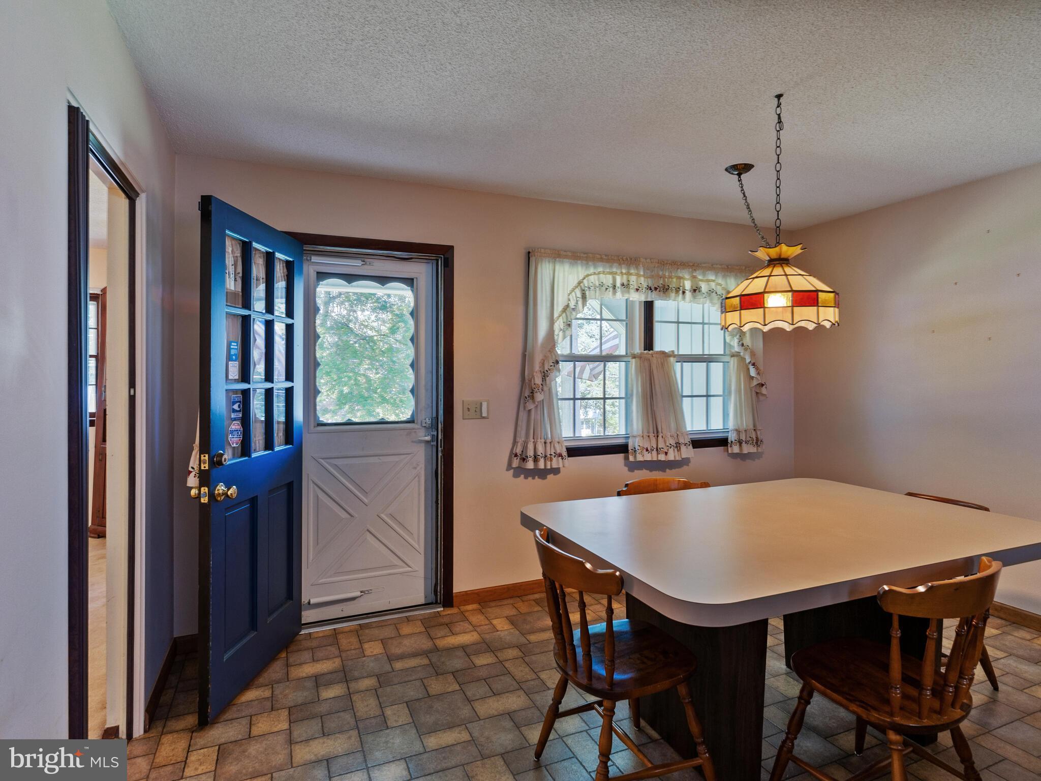 21 Forest Lane Ewing, NJ 08628 - Photo 9 of 23 Kitchen eating area