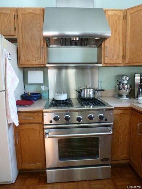 9210 River Valley Road Brighton, MI 48116 - Photo 17 of 24 Upgraded Appliances