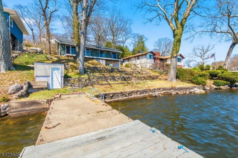 38 Ithanell Road Hopatcong, NJ 07843 - Photo 27 of 31