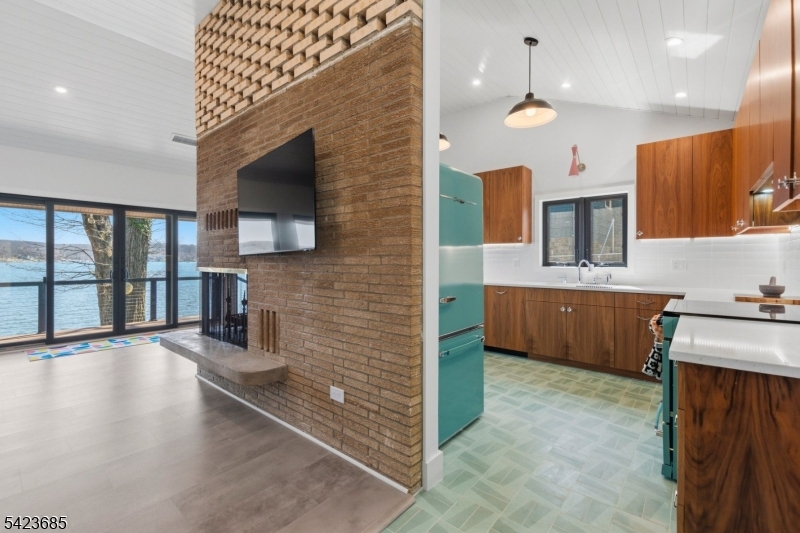 38 Ithanell Road Hopatcong, NJ 07843 - Photo 6 of 31