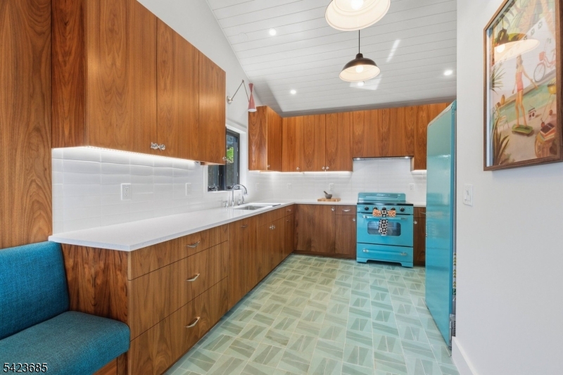 38 Ithanell Road Hopatcong, NJ 07843 - Photo 7 of 31