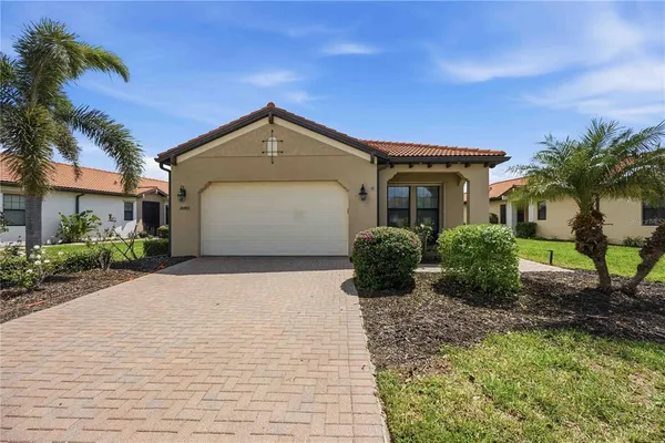 $580,000 | 10485 Crooked Creek Drive, Venice, FL 34293