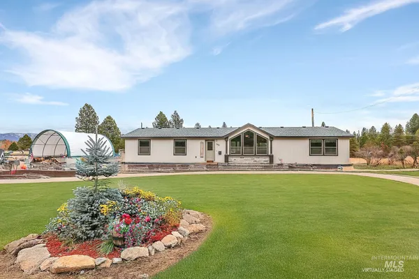 $564,900 | 300 Cabarton Road, Cascade, ID 83611