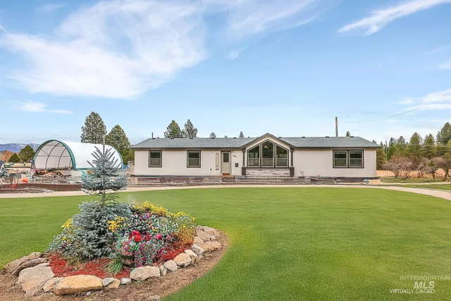 $585,000 | 300 Cabarton Road, Cascade, ID 83611