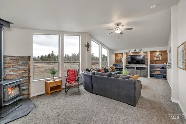 $585,000 | 300 Cabarton Road, Cascade, ID 83611