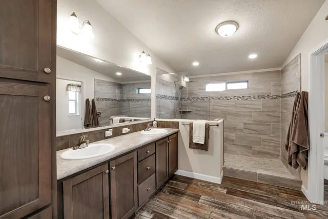 $585,000 | 300 Cabarton Road, Cascade, ID 83611