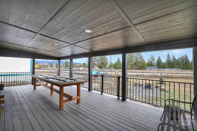 $585,000 | 300 Cabarton Road, Cascade, ID 83611