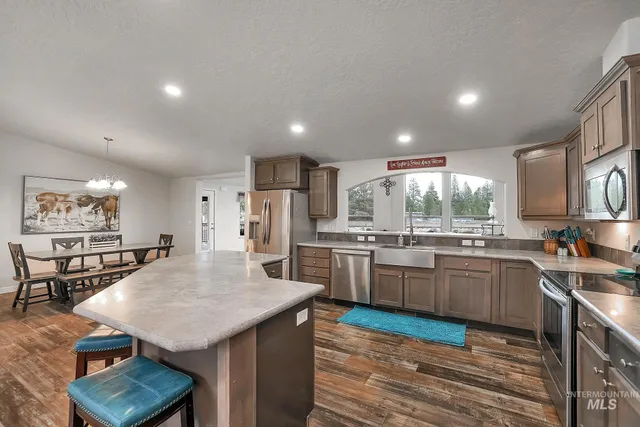 $585,000 | 300 Cabarton Road, Cascade, ID 83611