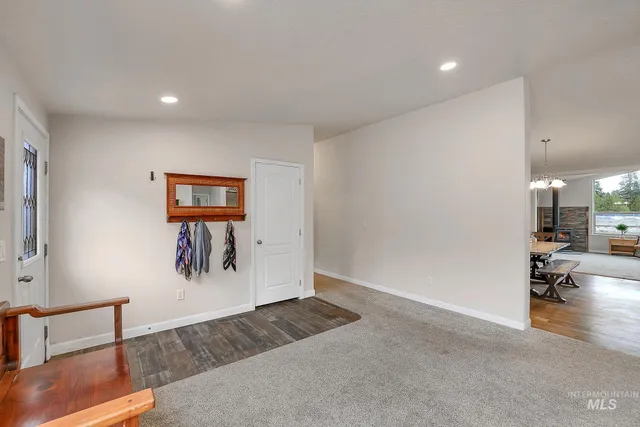 $585,000 | 300 Cabarton Road, Cascade, ID 83611