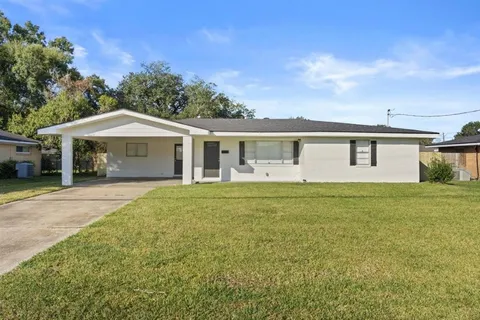$195,000 | 230 Crestwood Street, Lake Charles, LA 70605
