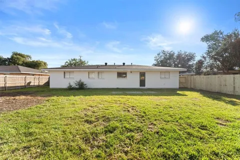 $195,000 | 230 Crestwood Street, Lake Charles, LA 70605