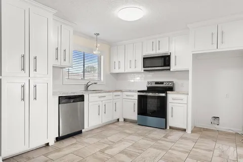 $195,000 | 230 Crestwood Street, Lake Charles, LA 70605