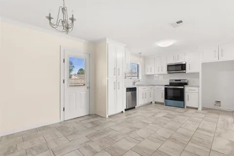 $195,000 | 230 Crestwood Street, Lake Charles, LA 70605