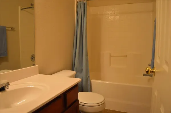 $1,895 | 500 Kingscote Court, Arlington, TX 76010