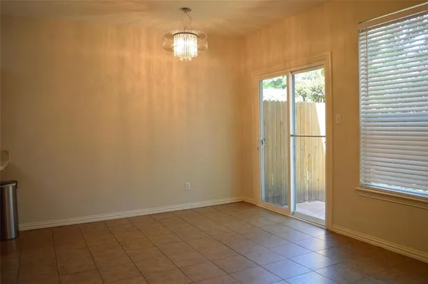$1,895 | 500 Kingscote Court, Arlington, TX 76010