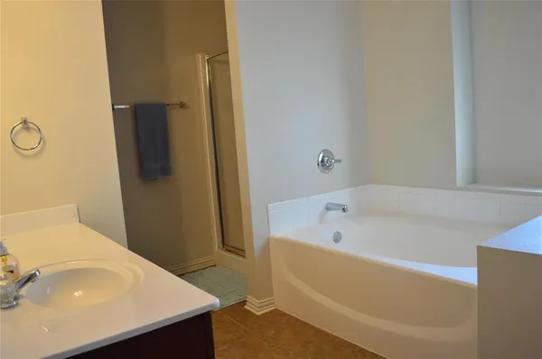 $1,895 | 500 Kingscote Court, Arlington, TX 76010