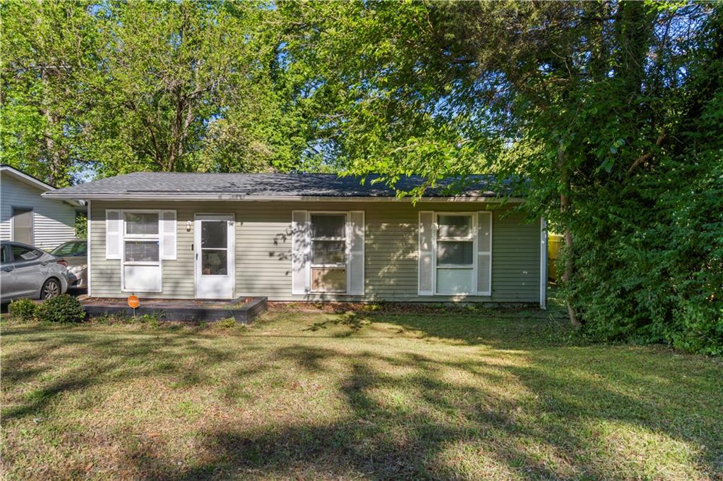 381 Lincoln Street Southwest Atlanta, GA 30315 - Photo 2 of 20 a view of a house with a yard