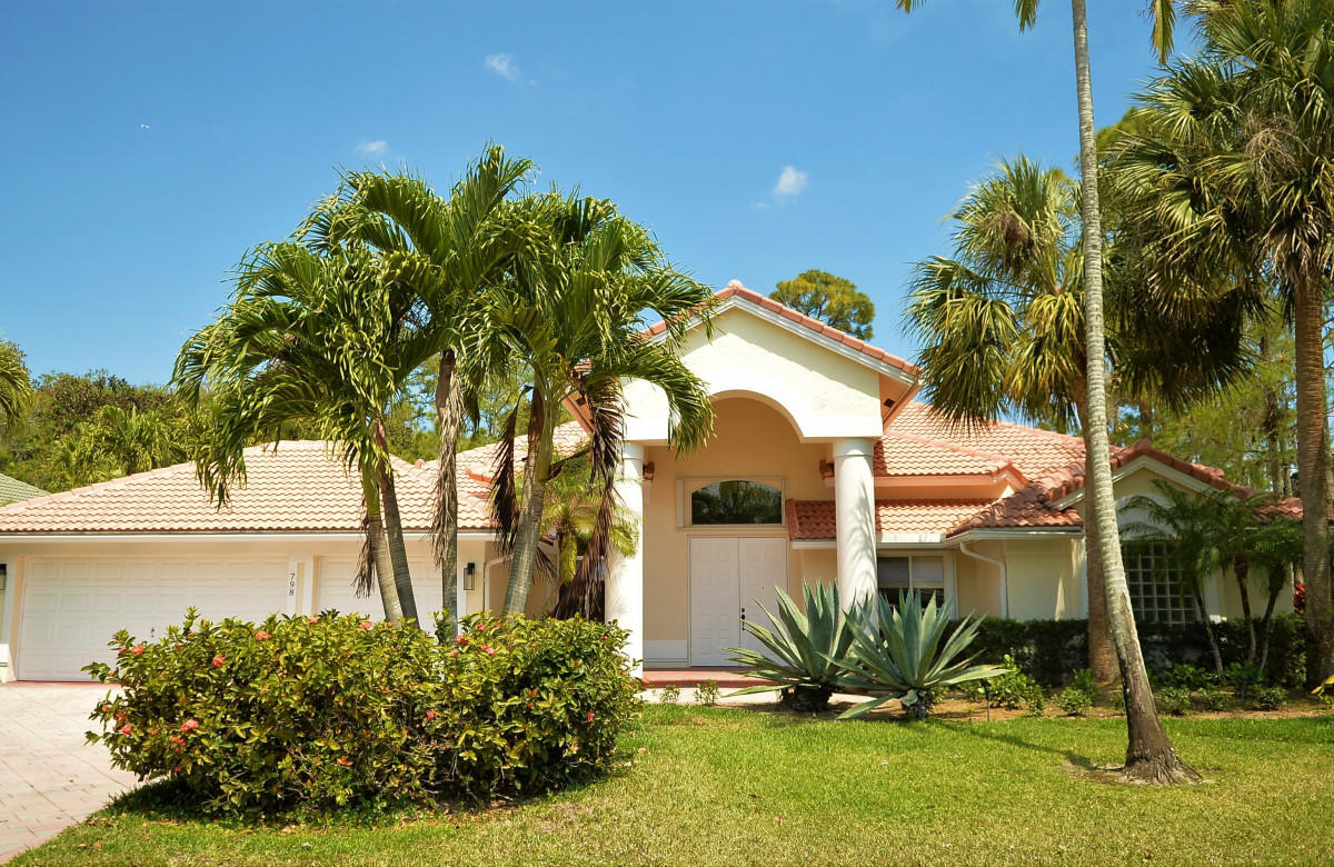 798 Cedar Cove Road Wellington, FL 33414 - Photo 1 of 17 1