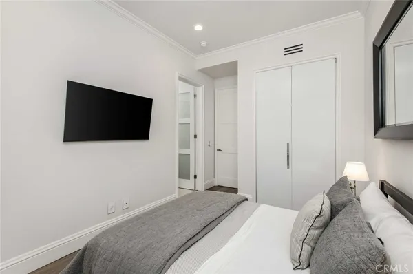 a view of a house with a small yard