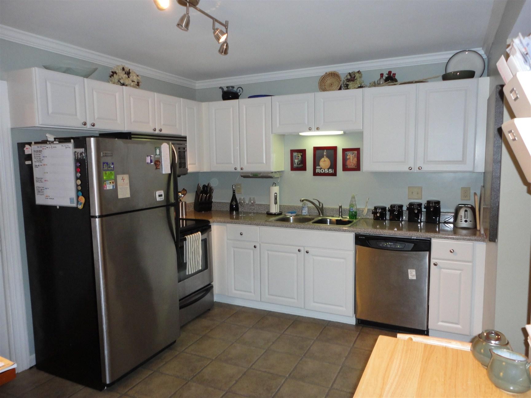 1860 Mepkin Road, Unit G3 Charleston, SC 29407 - Photo 3 of 8 Kitchen