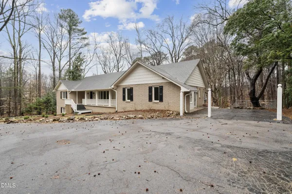 $3,200 | 1504 Homestead Road, Chapel Hill, NC 27516