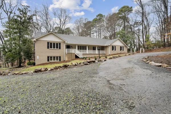 $3,200 | 1504 Homestead Road, Chapel Hill, NC 27516