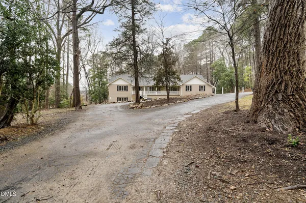 $3,200 | 1504 Homestead Road, Chapel Hill, NC 27516