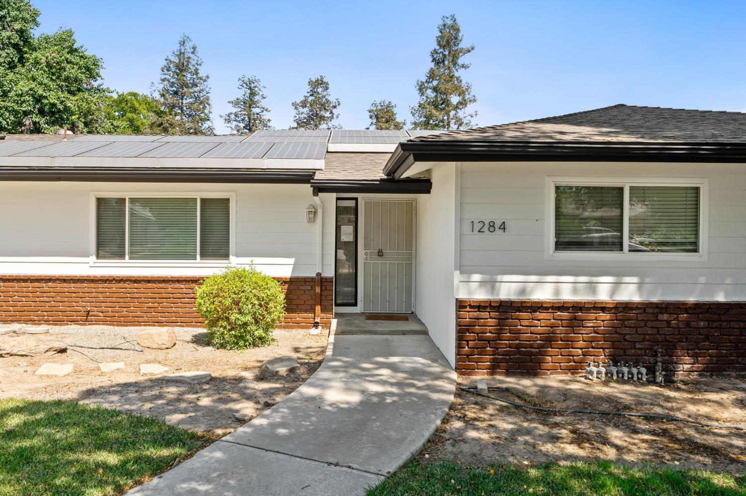 1284 North Riverview Avenue Reedley, CA 93654 - Photo 3 of 40