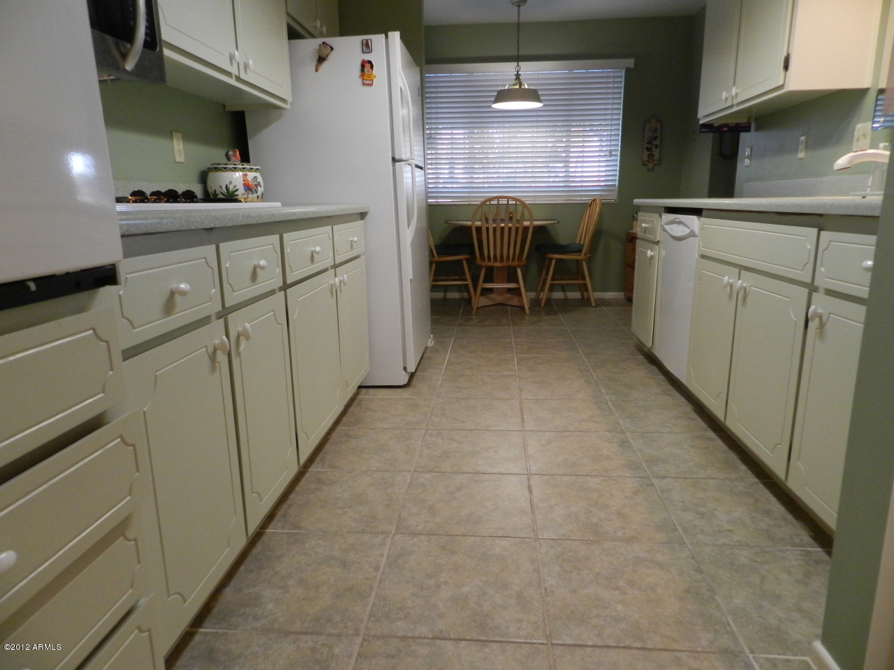 555 South Rochester Mesa, AZ 85206 - Photo 26 of 55 EAT-IN KITCHEN