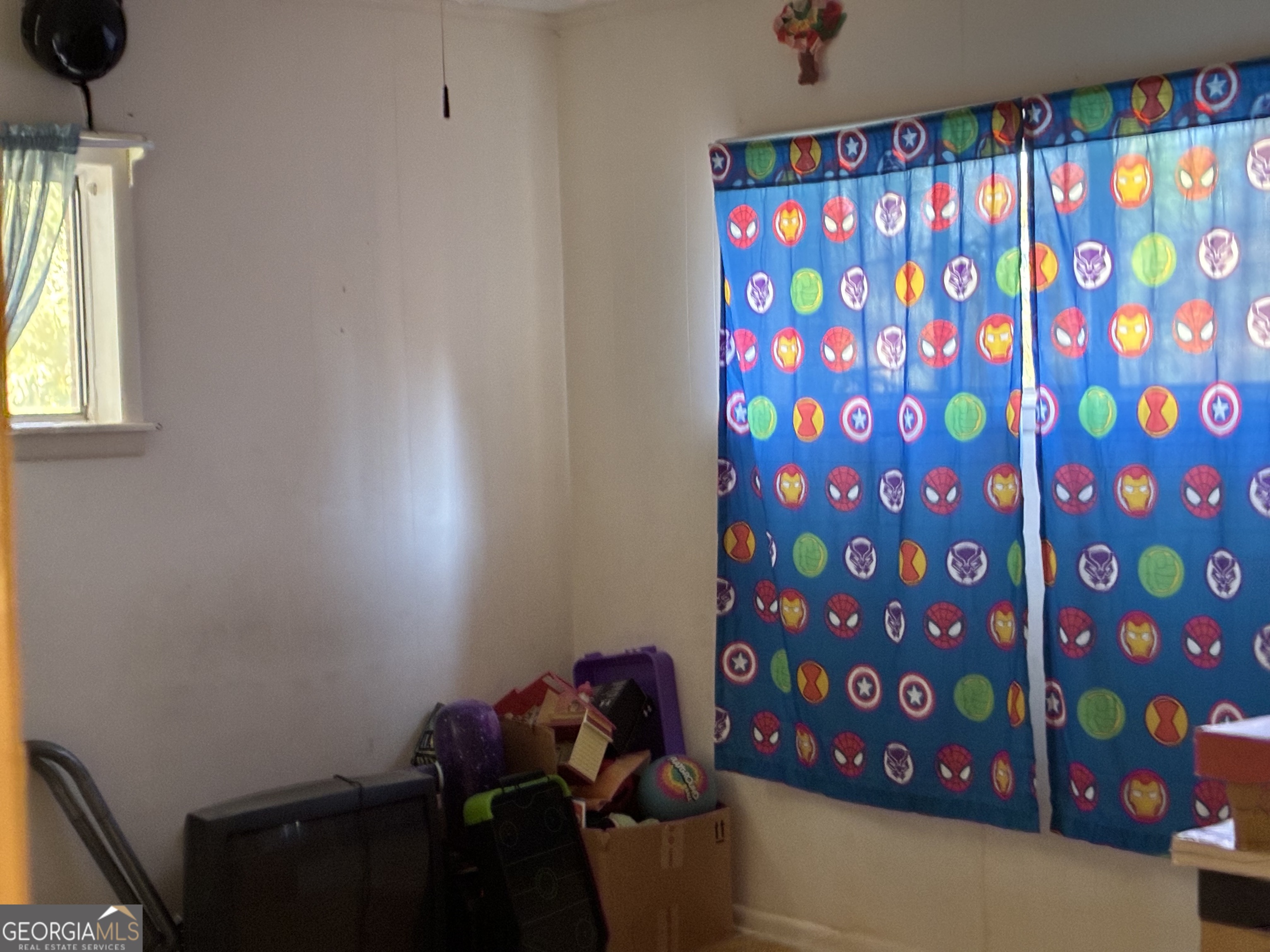 602 North Street Fort Valley, GA 31030 - Photo 25 of 40 a room with toys and a window