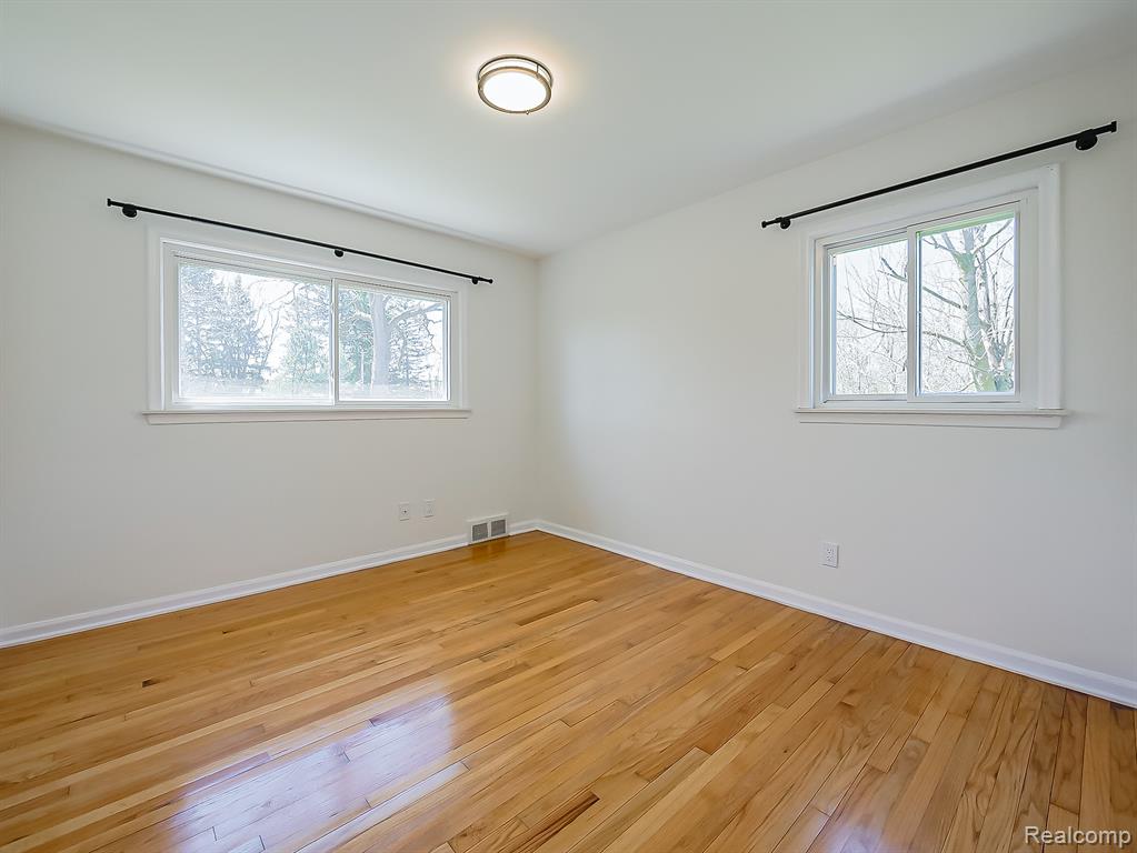 8701 Brookville Road Plymouth, MI 48170 - Photo 16 of 51