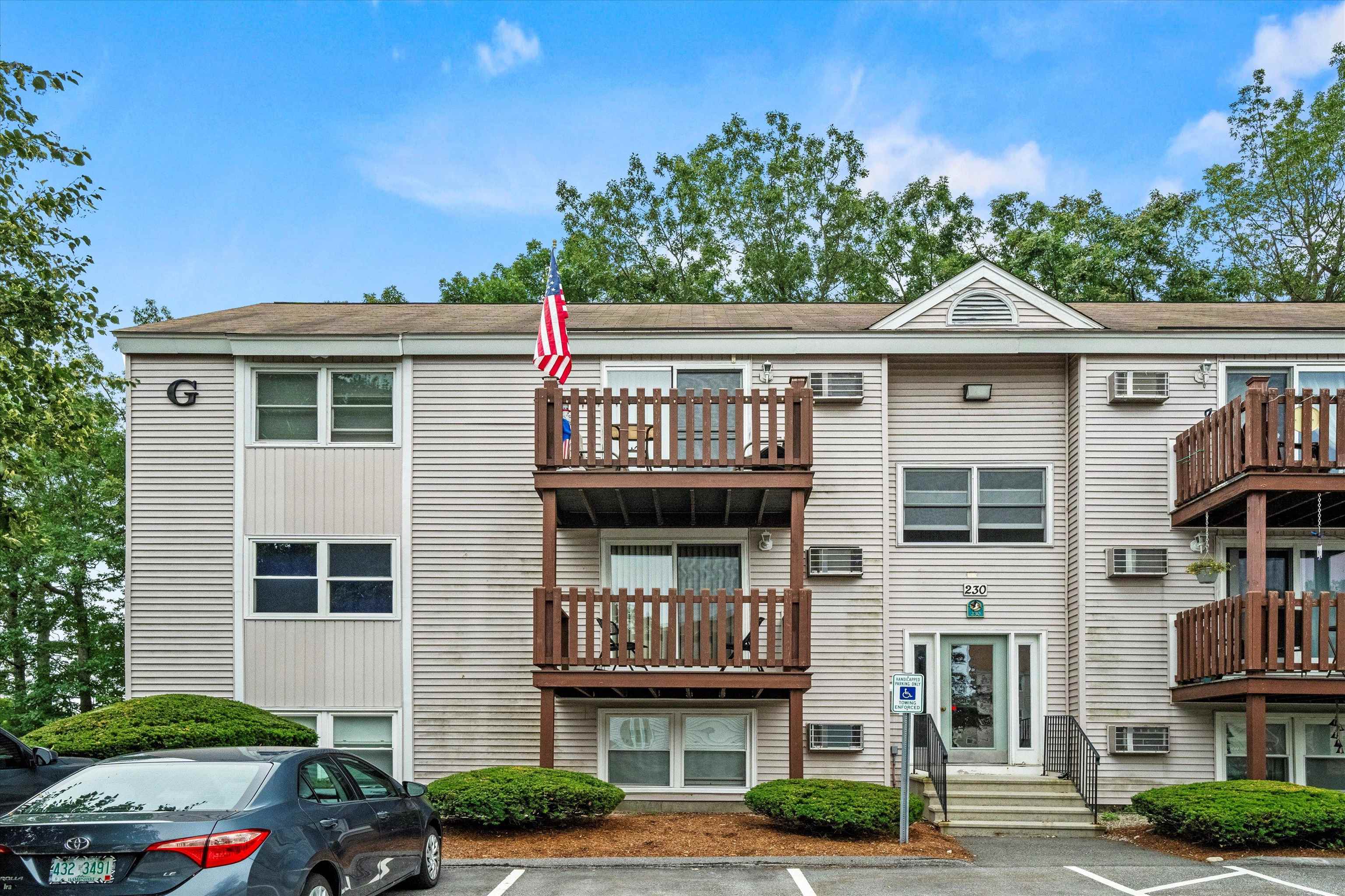 230 Circle Road, Unit 2 Manchester, NH 03103 - Photo 1 of 24