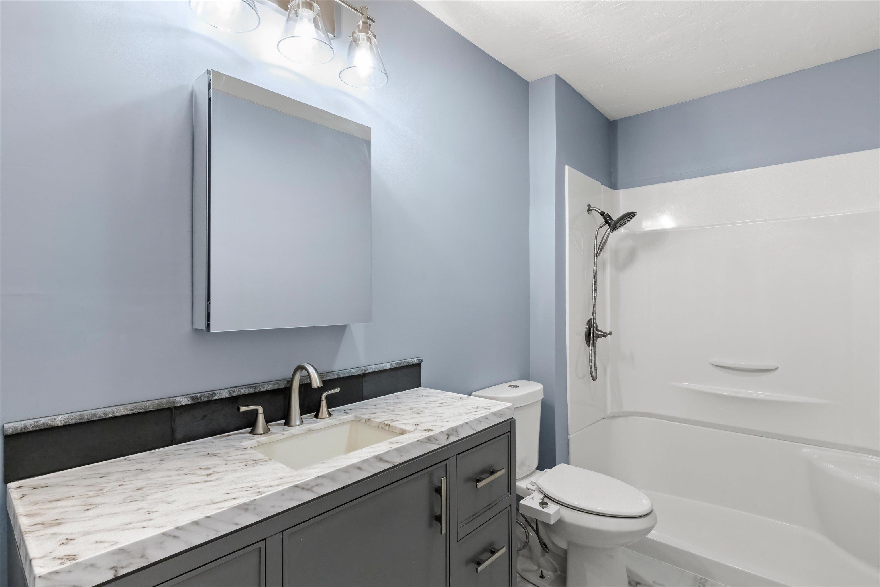 230 Circle Road, Unit 2 Manchester, NH 03103 - Photo 14 of 24
