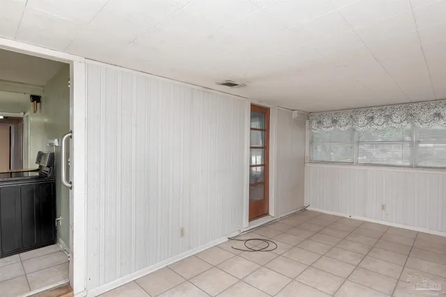 a view of an empty room with window