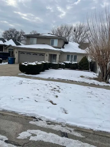 $3,500 | 9732 Austin Avenue, Oak Lawn, IL 60453