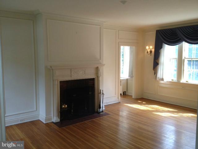 3214 Woodley Road Northwest Washington, DC 20008 - Photo 1 of 22 Living Room