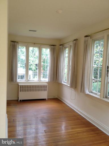 3214 Woodley Road Northwest Washington, DC 20008 - Photo 13 of 22 Interior (General)