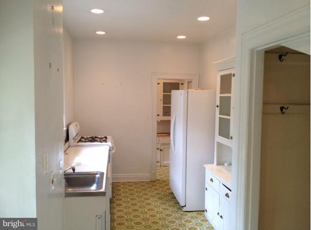 3214 Woodley Road Northwest Washington, DC 20008 - Photo 16 of 22 Kitchen