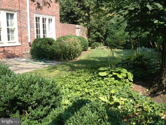 3214 Woodley Road Northwest Washington, DC 20008 - Photo 3 of 22 Exterior (Rear)