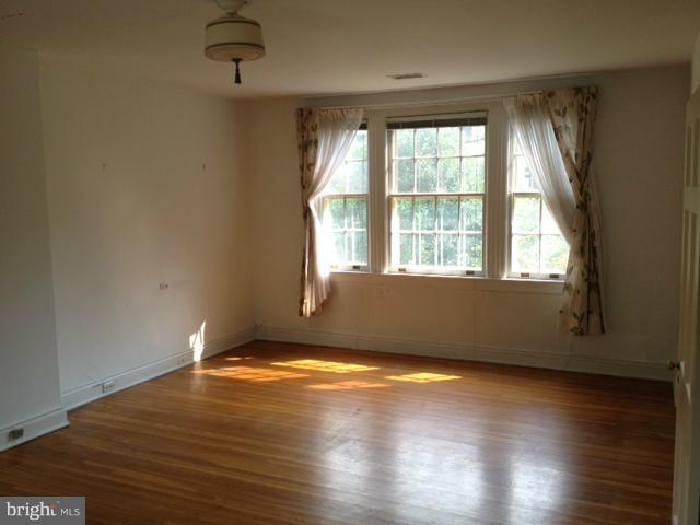 3214 Woodley Road Northwest Washington, DC 20008 - Photo 21 of 22 Bedroom (Master)