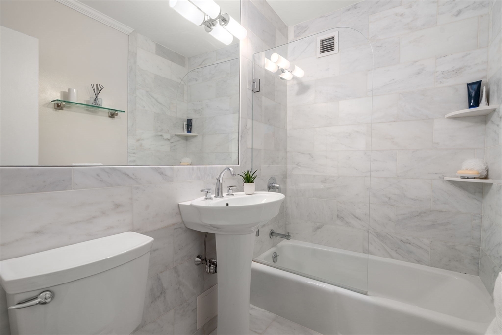 85 East India Row, Unit 28F Boston, MA 02110 - Photo 15 of 24